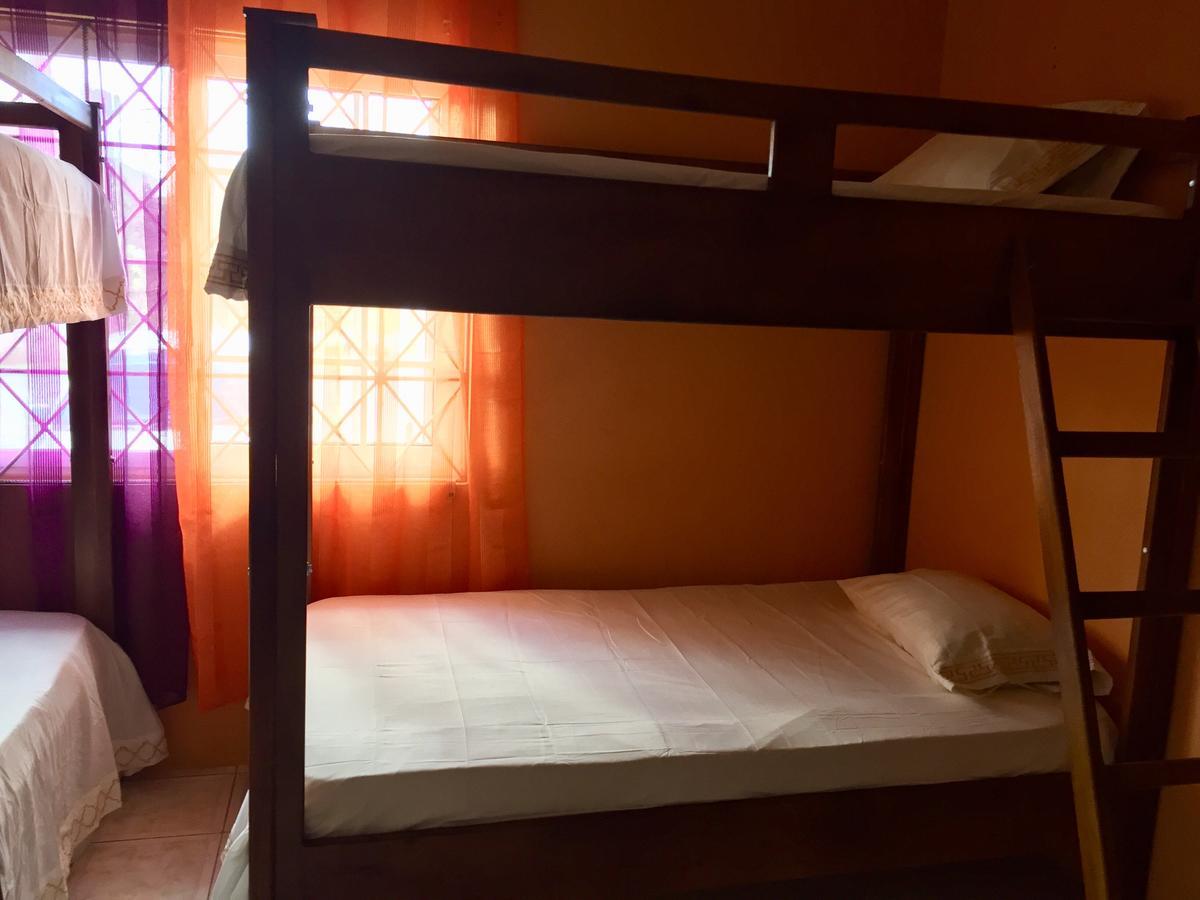 Yaad Hostel Montego Bay Extérieur photo