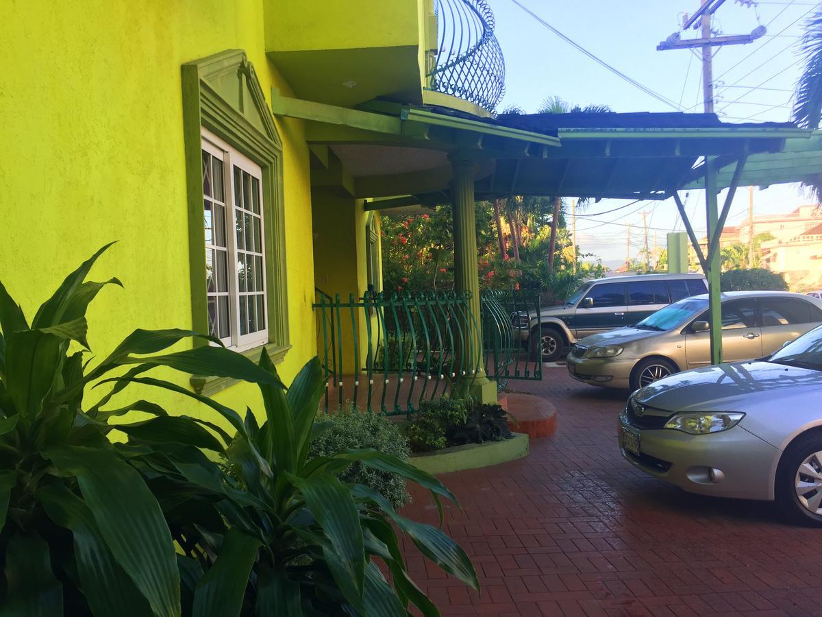 Yaad Hostel Montego Bay Extérieur photo