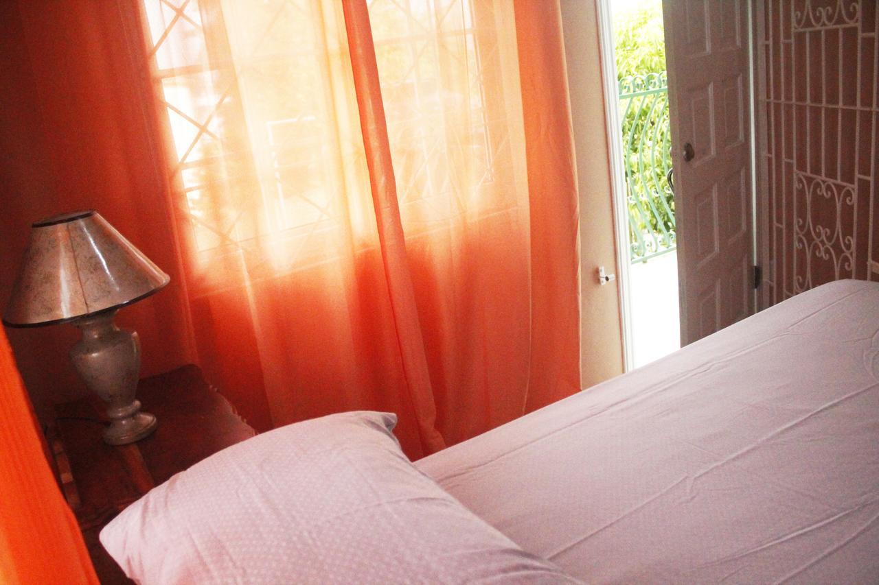 Yaad Hostel Montego Bay Extérieur photo
