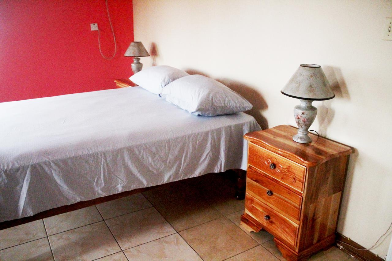 Yaad Hostel Montego Bay Extérieur photo