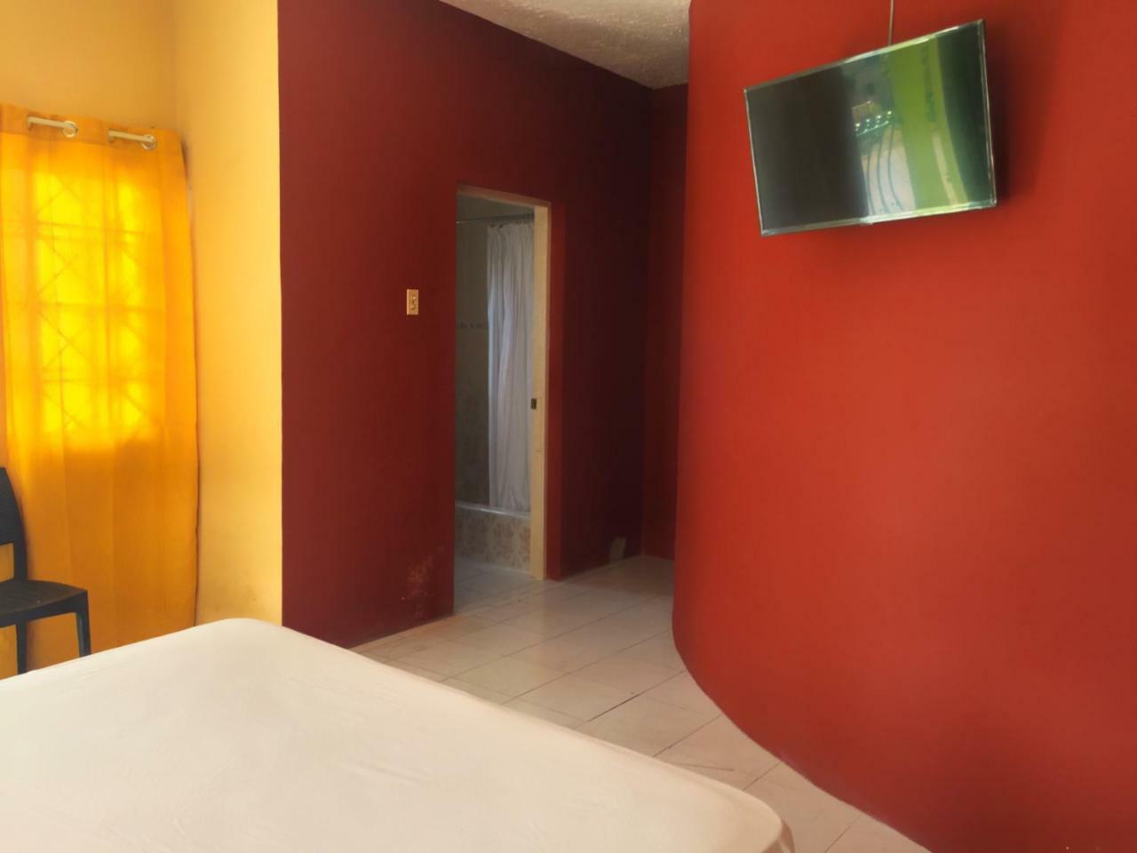 Yaad Hostel Montego Bay Extérieur photo
